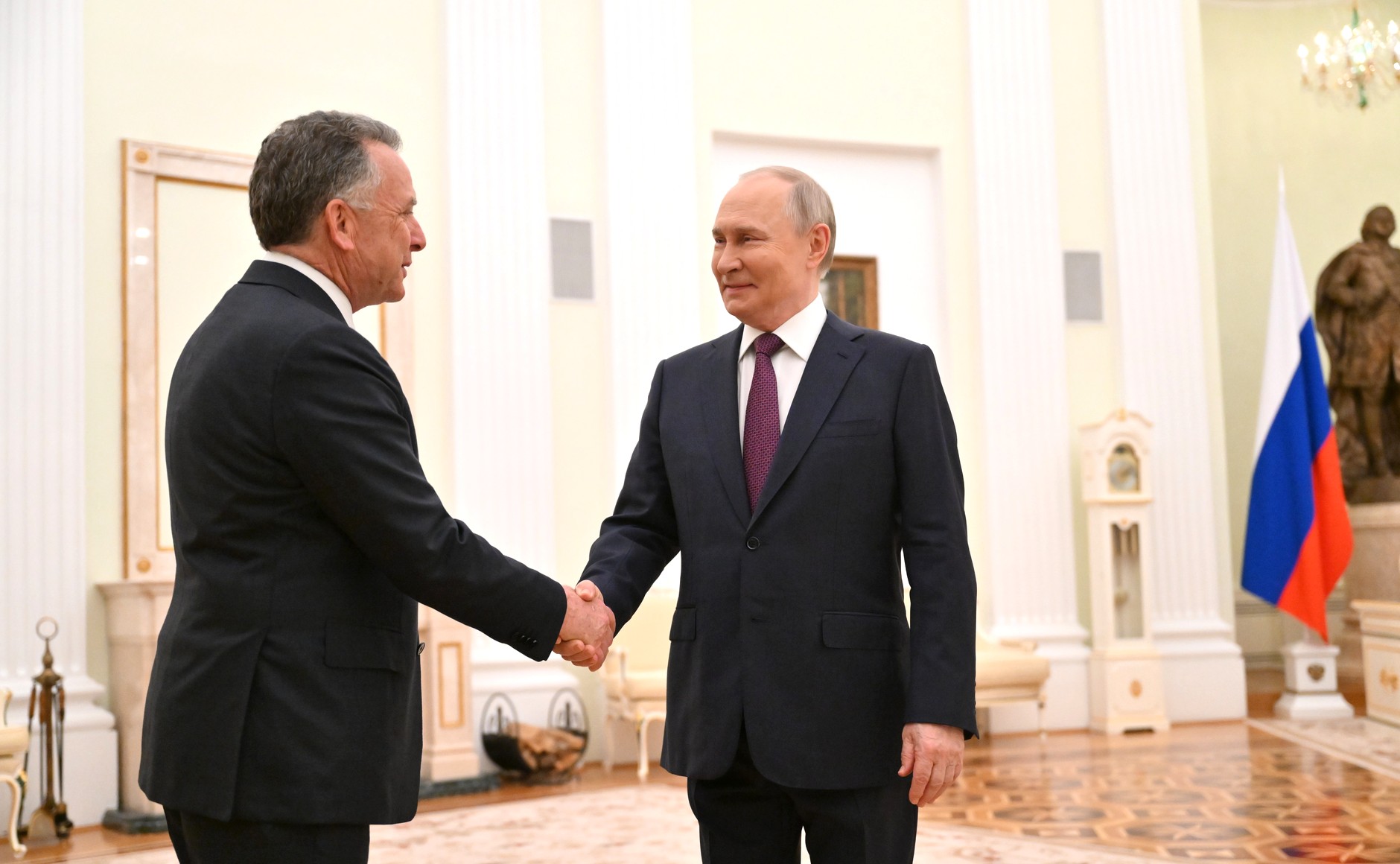 Брисел загрижен поради планот на човекот на Трамп: „Со Путин сака да ја разедини Европа“