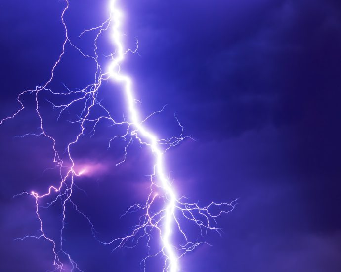 lightning graphic wallpaper