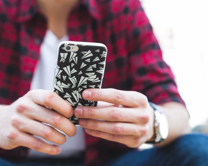 people, man, guy, iphone, accessory, mobile, phone, texting, gadget, technology, communication