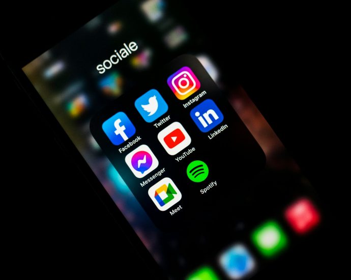 iphone screen showing icons on screen